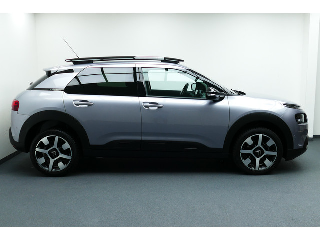 Citroen C4 Cactus 1.2 130pk Shine Plus. Camera, Navi, Clima, Cruise, StoelVerw, Haak 950kg