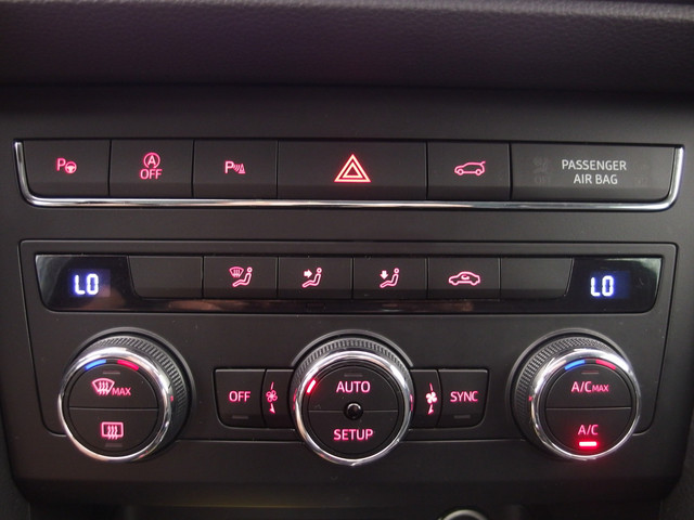 Seat Ateca 1.5 TSI Style Business Intense TREKHAAK   KEYLESS   FULL LED   CAMERA   NAVI   CLIMA   PDC   NL-AUTO