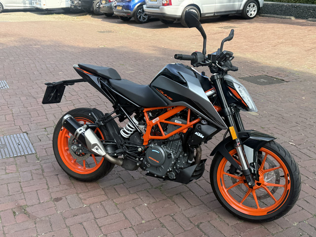 ktm-390-duke-abs---2021---slechts-4.566-km