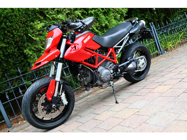 Ducati Hypermotard 796 ABS