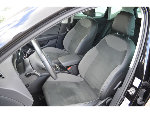 Seat Ateca 1.0 EcoTSI Virtual Cockpit | Carplay | a.Camera | LED koplampen | Metallic zwart | Getint glas | Climate | Cruise | LMV
