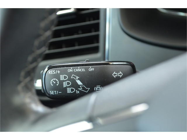 Seat Ateca 1.0 EcoTSI Virtual Cockpit | Carplay | a.Camera | LED koplampen | Metallic zwart | Getint glas | Climate | Cruise | LMV