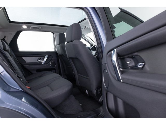Land Rover Discovery Sport P300e 1.5 R-Dynamic SE PHEV Automaat | PANORAMA | Camera ✅ 1e Eigenaar