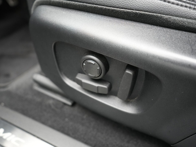 Land Rover Range Rover Evoque P200 AWD R-Dynamic | Afneembare Trekhaak | Adaptive Cruise | Meridian Audio | Lederen Sportstoelen Memory & Verwarmd | Carplay |