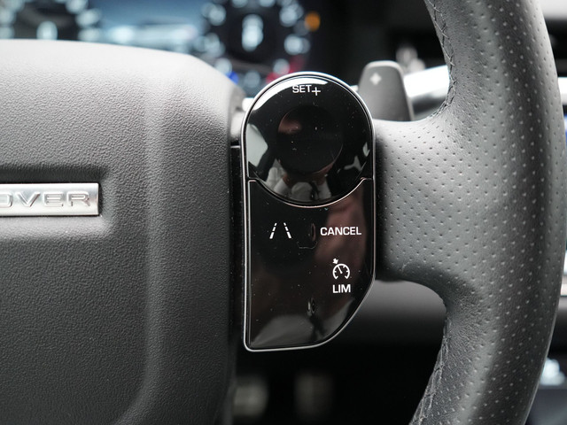 Land Rover Range Rover Evoque P200 AWD R-Dynamic | Afneembare Trekhaak | Adaptive Cruise | Meridian Audio | Lederen Sportstoelen Memory & Verwarmd | Carplay |