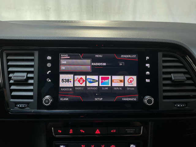 Seat Ateca 1.5 TSI 150pk DSG FR Business Intense Black Virtual Cockpit Camera Navigatie LED DAB+
