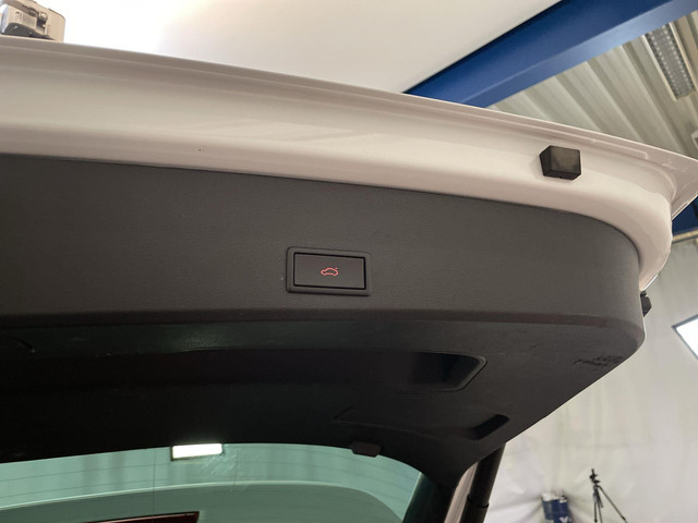 Seat Ateca 1.5 TSI 150pk DSG FR Business Intense Black Virtual Cockpit Camera Navigatie LED DAB+