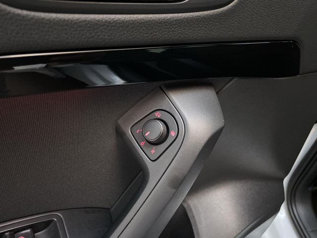 Seat Ateca 1.5 TSI 150pk DSG FR Business Intense Black Virtual Cockpit Camera Navigatie LED DAB+