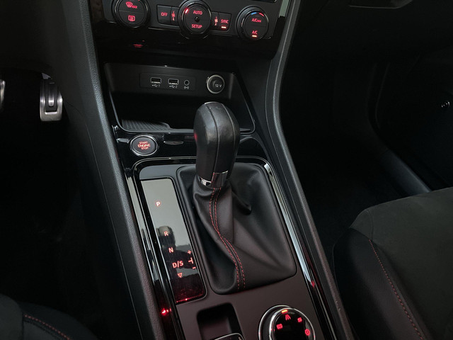 Seat Ateca 1.5 TSI 150pk DSG FR Business Intense Black Virtual Cockpit Camera Navigatie LED DAB+