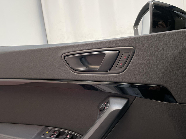 Seat Ateca 1.5 TSI 150pk DSG FR Business Intense Black Virtual Cockpit Camera Navigatie LED DAB+