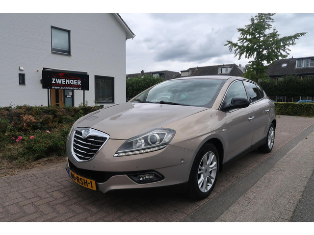 lancia-delta-1.4-16v-gold-navigatie-bluetooth-cruisecontrol-1e-eigenaar-pdc-goed-onderhouden