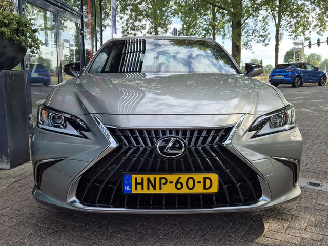 lexus-es-300h-business-line---pdc-camera---schuif-kanteldak---lederen-bekleding---lm-velgen---ecc