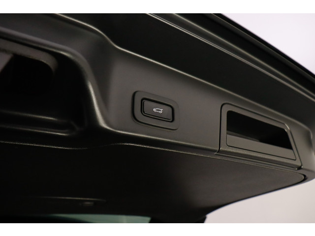 Land Rover Range Rover Evoque 2.0 P300 AWD R-Dynamic SE CAMERA | LANE.ASS | STOEL + STUUR VW | CARPLAY | MEM.STOELEN | FULL.LED