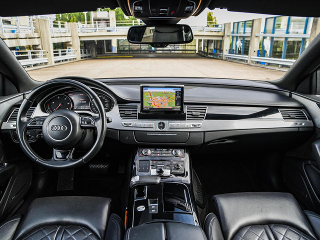 Audi A8 3.0 TDI quattro Pro Line+ Facelift Schuifdak Matrix LED Luchtvering Trekhaak Cruise Control Adaptief