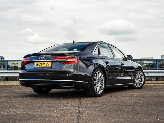Audi A8 3.0 TDI quattro Pro Line+ Facelift Schuifdak Matrix LED Luchtvering Trekhaak Cruise Control Adaptief