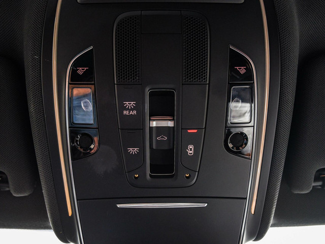 Audi A8 3.0 TDI quattro Pro Line+ Facelift Schuifdak Matrix LED Luchtvering Trekhaak Cruise Control Adaptief