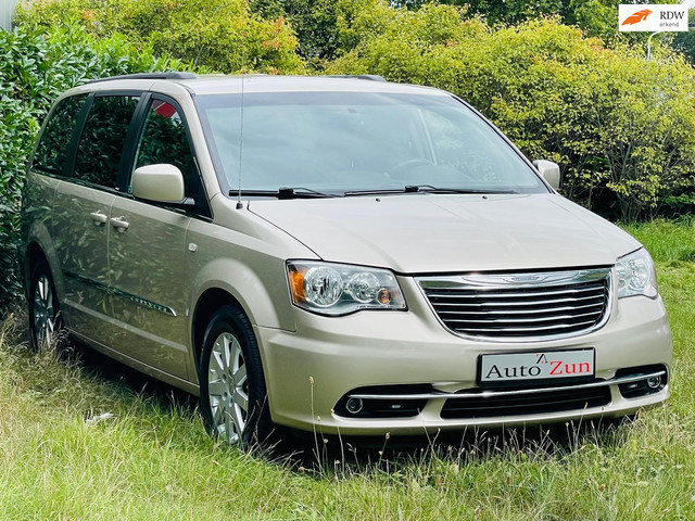 chrysler-grand-voyager-3.6-v6stowgo-.limited-2xtv-dvd