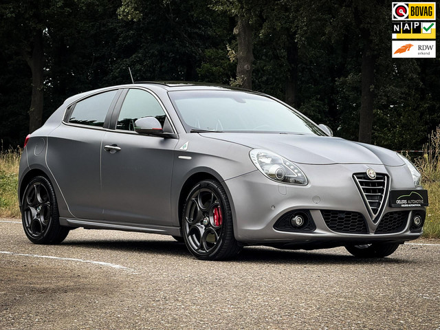 alfa-romeo-giulietta-1.7-tbi-quadrifoglio-verde---matt-grijs---bose---panorama---leder---alcantara---navi---clima---cruise--