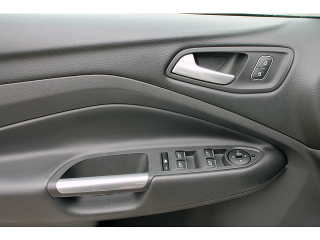 Ford Kuga 1.5 Ecoboost automaat Titanium | Half Leer | CarPlay   Android auto | Winter pakket