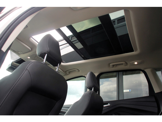 Ford Kuga 1.5 Ecoboost automaat Titanium | Half Leer | CarPlay   Android auto | Winter pakket