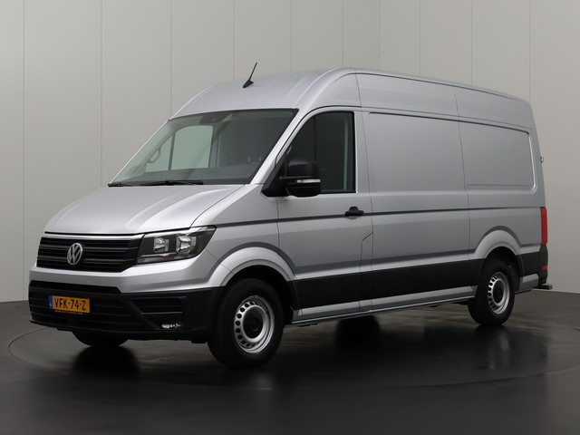 volkswagen-crafter-2.0tdi-140pk-l3h3-highline---werkplaats---navigatie---camera---trekhaak---airco---cruise