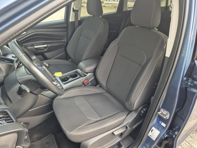 Ford Kuga 1.5 EcoBoost Titanium ,airco,cruise,applecarplay android,navigatie camera,parkeersensoren,trekhaak,