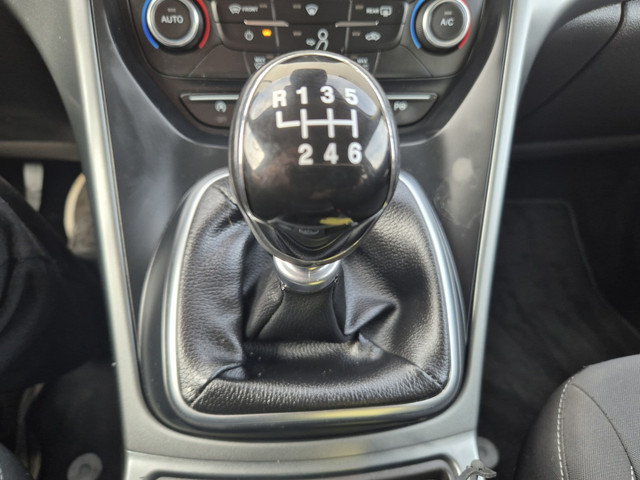 Ford Kuga 1.5 EcoBoost Titanium ,airco,cruise,applecarplay android,navigatie camera,parkeersensoren,trekhaak,