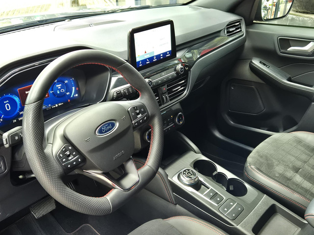 Ford Kuga 2.5 PHEV ST-Line | Navigatie | LM Velgen | Winterpakket | Climate Control | Cruise Control
