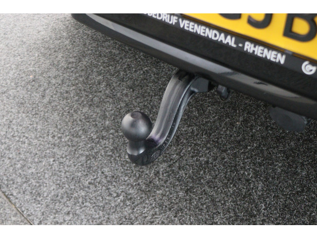 Land Rover Defender 2.0 D240 110 HSE Leer, 360° Camera, Panoramadak, Luchtvering, Meridian Audio, Trekhaak