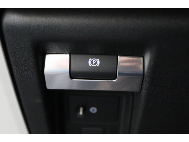 Land Rover Defender 2.0 D240 110 HSE Leer, 360° Camera, Panoramadak, Luchtvering, Meridian Audio, Trekhaak