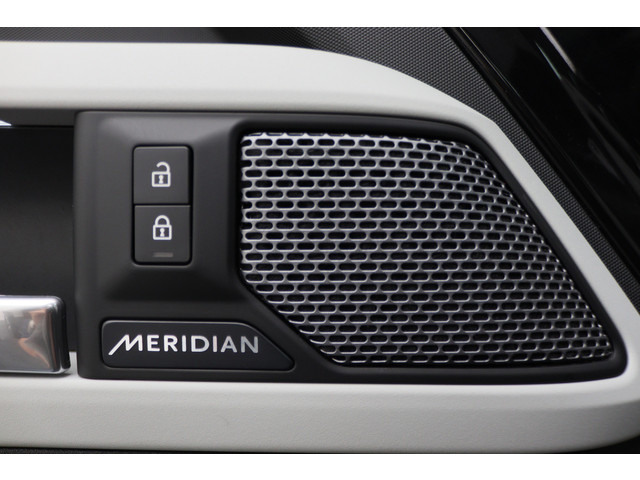 Land Rover Defender 2.0 D240 110 HSE Leer, 360° Camera, Panoramadak, Luchtvering, Meridian Audio, Trekhaak