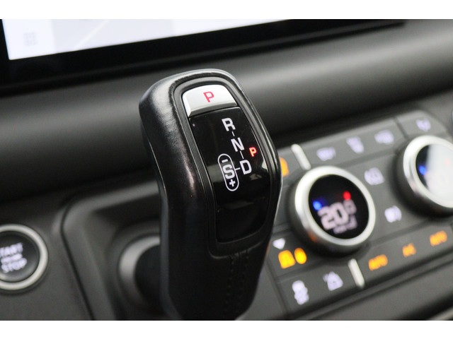 Land Rover Defender 2.0 D240 110 HSE Leer, 360° Camera, Panoramadak, Luchtvering, Meridian Audio, Trekhaak
