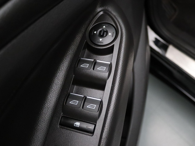 Ford Kuga 150pk Titanium Styling Pack Camera | Cruise | Navi | Parkeersens. v+a | Stoel- voorruitverw. | Trekhaak