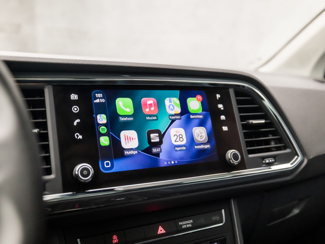 Seat Ateca 1.5 TSI Sport 150Pk Automaat (APPLE CARPLAY, GROOT NAVI, CLIMATE, CAMERA, SPORTSTOELEN, TREKHAAK, GETINT GLAS, CRUISE, NIEUWSTAA