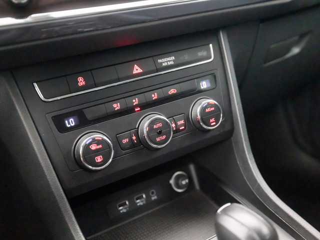 Seat Ateca 1.5 TSI Sport 150Pk Automaat (APPLE CARPLAY, GROOT NAVI, CLIMATE, CAMERA, SPORTSTOELEN, TREKHAAK, GETINT GLAS, CRUISE, NIEUWSTAA