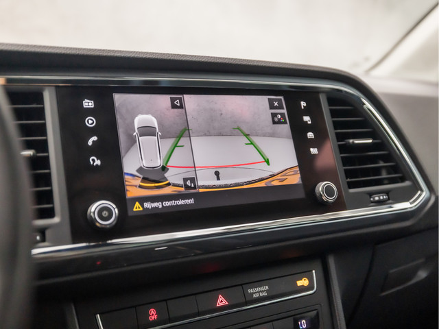 Seat Ateca 1.5 TSI Sport 150Pk Automaat (APPLE CARPLAY, GROOT NAVI, CLIMATE, CAMERA, SPORTSTOELEN, TREKHAAK, GETINT GLAS, CRUISE, NIEUWSTAA