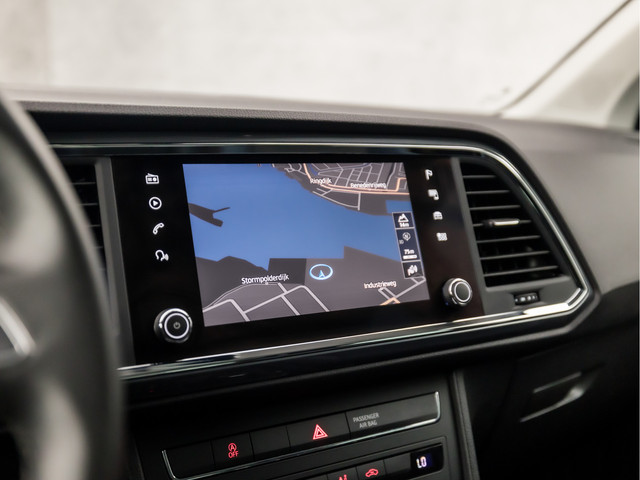 Seat Ateca 1.5 TSI Sport 150Pk Automaat (APPLE CARPLAY, GROOT NAVI, CLIMATE, CAMERA, SPORTSTOELEN, TREKHAAK, GETINT GLAS, CRUISE, NIEUWSTAA