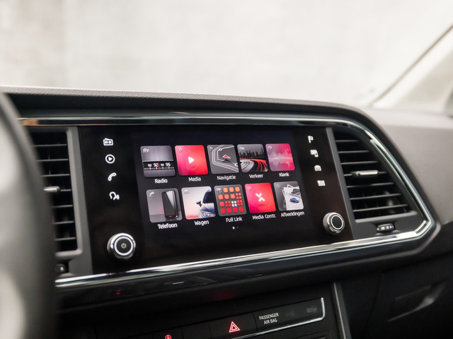 Seat Ateca 1.5 TSI Sport 150Pk Automaat (APPLE CARPLAY, GROOT NAVI, CLIMATE, CAMERA, SPORTSTOELEN, TREKHAAK, GETINT GLAS, CRUISE, NIEUWSTAA