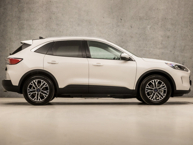 Ford Kuga 2.5 PHEV Titanium Sport 225Pk Automaat (PANORAMADAK, VIRTUAL COCKPIT, APPLE CARPLAY, STUUR STOELVERWARMING, SPORTSTOELEN, CAMERA