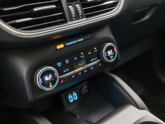 Ford Kuga 2.5 PHEV Titanium Sport 225Pk Automaat (PANORAMADAK, VIRTUAL COCKPIT, APPLE CARPLAY, STUUR STOELVERWARMING, SPORTSTOELEN, CAMERA