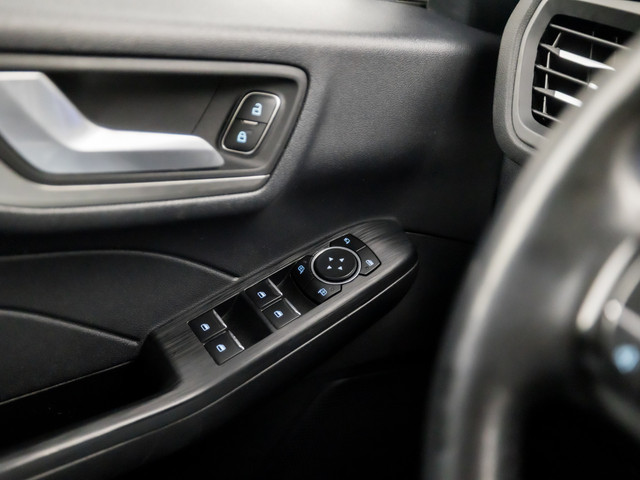 Ford Kuga 2.5 PHEV Titanium Sport 225Pk Automaat (PANORAMADAK, VIRTUAL COCKPIT, APPLE CARPLAY, STUUR STOELVERWARMING, SPORTSTOELEN, CAMERA