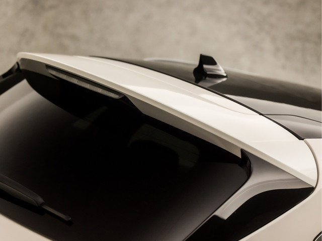 Ford Kuga 2.5 PHEV Titanium Sport 225Pk Automaat (PANORAMADAK, VIRTUAL COCKPIT, APPLE CARPLAY, STUUR STOELVERWARMING, SPORTSTOELEN, CAMERA