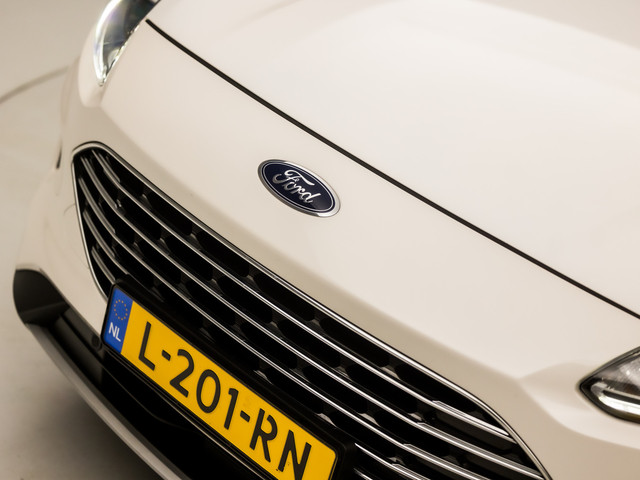 Ford Kuga 2.5 PHEV Titanium Sport 225Pk Automaat (PANORAMADAK, VIRTUAL COCKPIT, APPLE CARPLAY, STUUR STOELVERWARMING, SPORTSTOELEN, CAMERA
