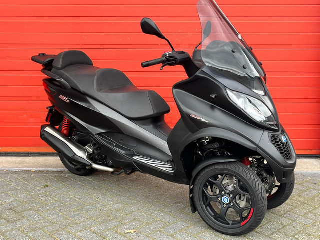 piaggio-mp3-500-lt-sport-abs
