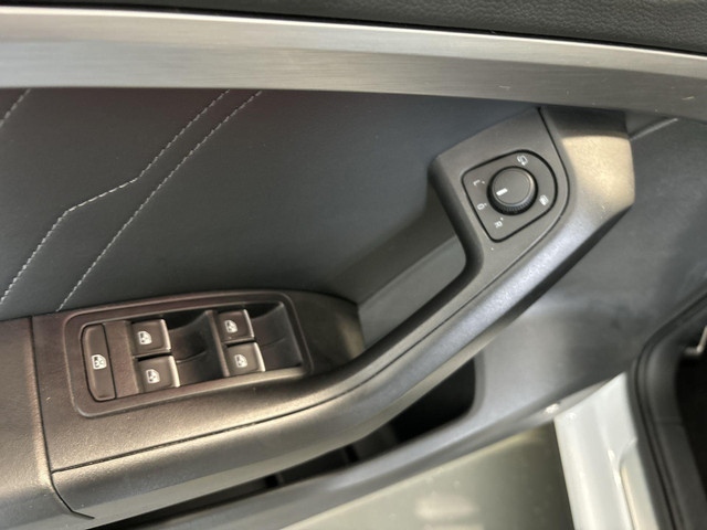 Seat Ateca 1.5 TSI 150pk DSG FR Business Intense · Apple Android Car Play · Camera · Beats Audio · Keyless · P-Sensoren · 18'' Inch ·