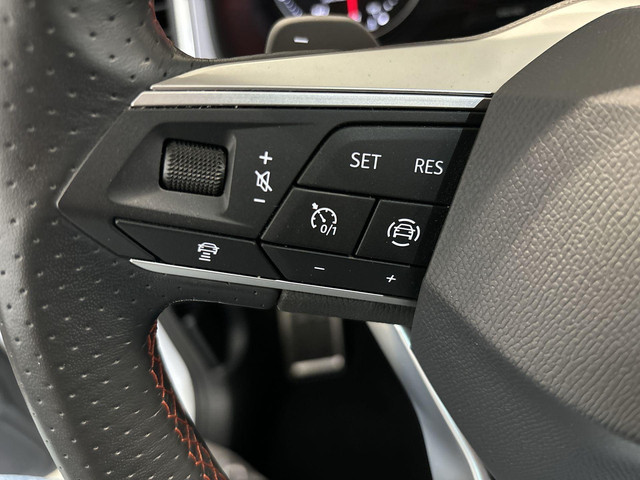 Seat Ateca 1.5 TSI 150pk DSG FR Business Intense · Apple Android Car Play · Camera · Beats Audio · Keyless · P-Sensoren · 18'' Inch ·