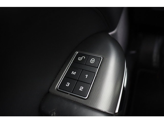 Land Rover Range Rover Sport 3.0 SDV6 Autobiography Dynamic Pano-dak Trekhaak Digi. Dash