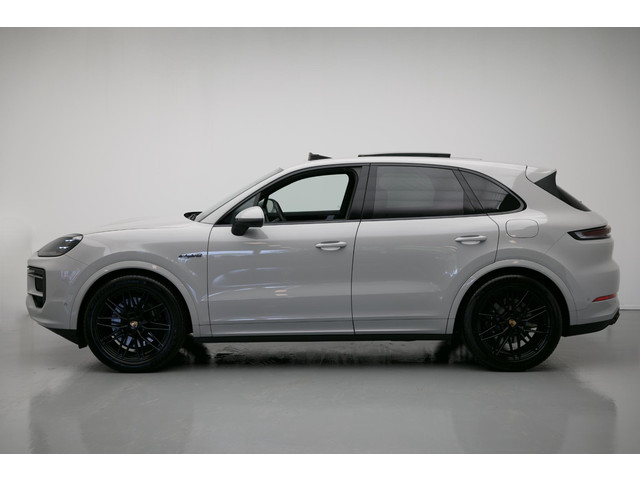 porsche-cayenne-3.0-e-hybrid--pano-krijt-sportchrono-fabrieksgarantie-t-m-2029-