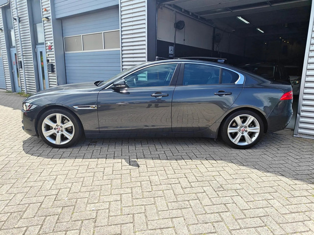 jaguar-xe-2.0-240pk-panoramadak---memory-stoelen---usa-uitvoering