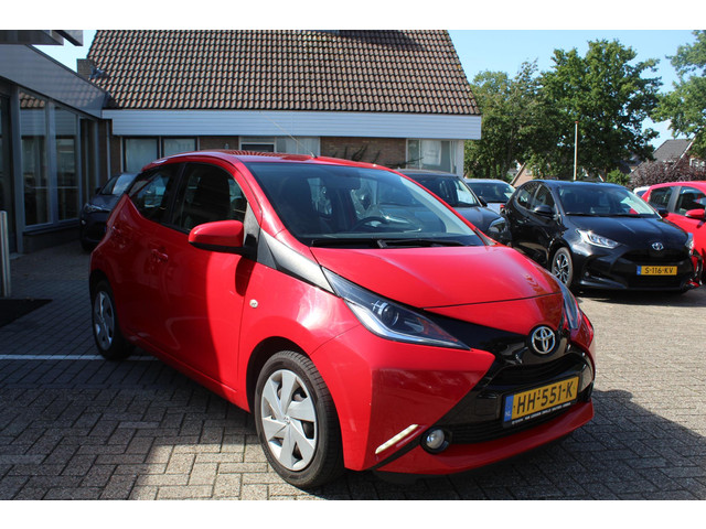 toyota-aygo-x-play-5-deurs-navi-el-ramen--spiegels-camera-airco-bluetooth